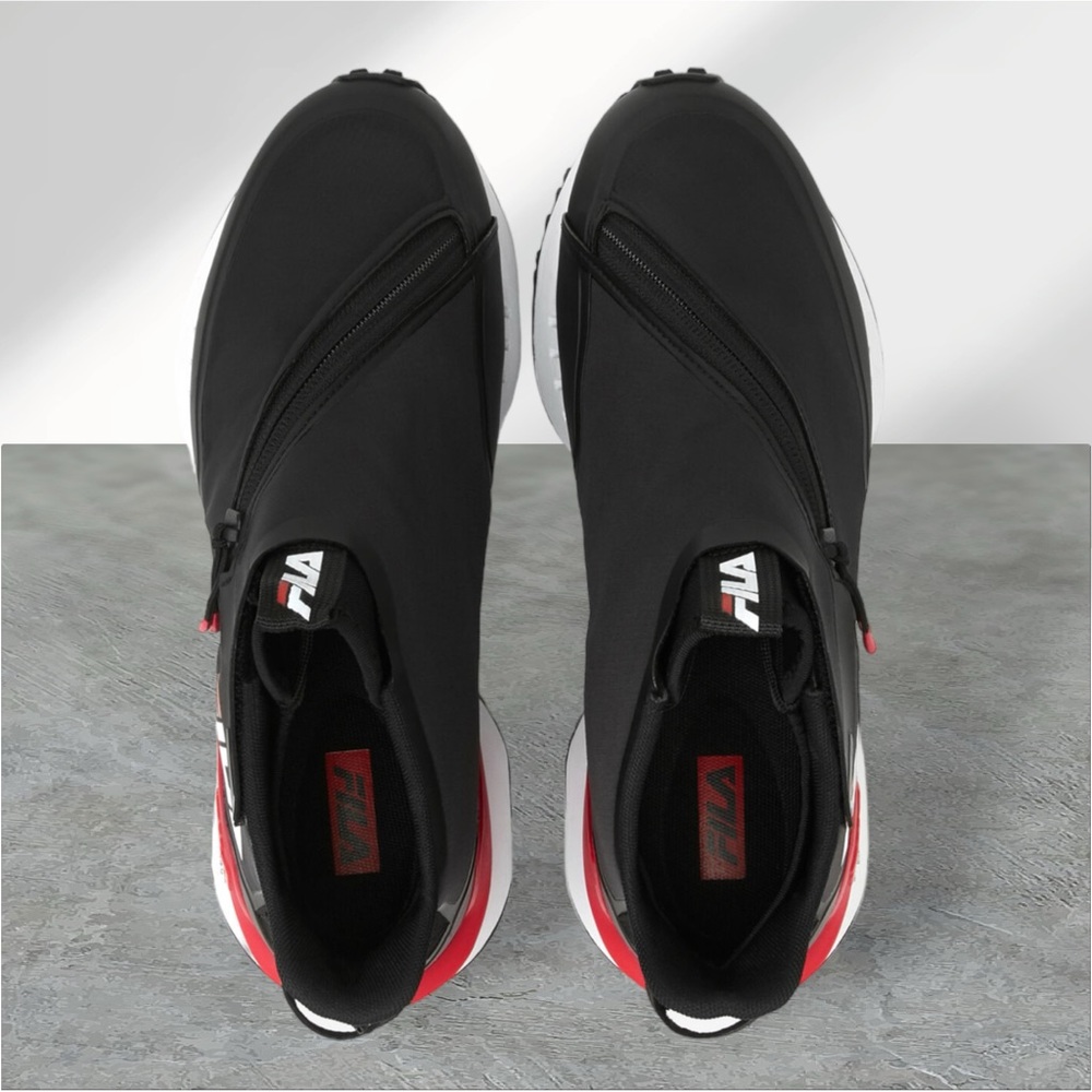 Fila - Women’s Space Runner. New without box.